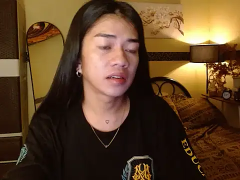 Snapshot of EnviousMaddie chatting on 04.23.26 EnviousMaddie online show from 04.23.26
