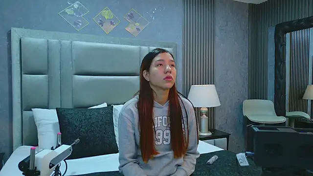 VioletFroost online show from 01.10.26