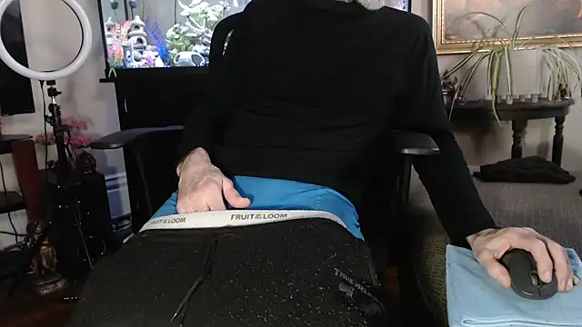 Snapshot of EspanolVato chatting on 02.18.26 EspanolVato online show from 02.18.26