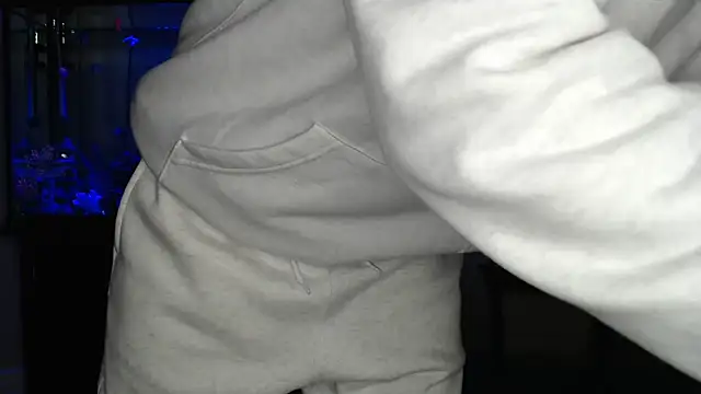 Snapshot of EspanolVato chatting on 02.27.26 EspanolVato online show from 02.27.26