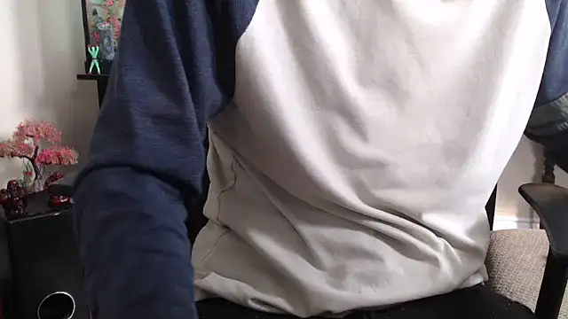 Snapshot of EspanolVato chatting on 03.13.26 EspanolVato online show from 03.13.26