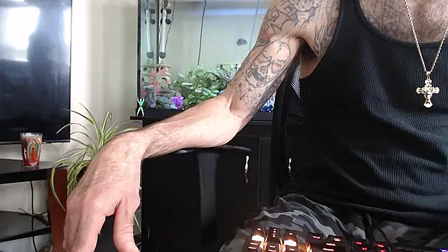 Snapshot of EspanolVato chatting on 03.31.26 EspanolVato online show from 03.31.26