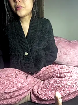 Snapshot of lealia699 chatting on 01.07.26 lealia699 online show from 01.07.26