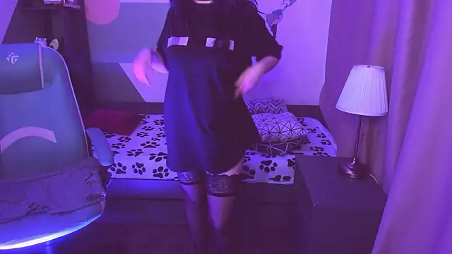 Snapshot of Emily_tender chatting on 02.28.26 Emily tender online show from 02.28.26