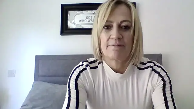 Snapshot of Milfshake227 chatting on 03.11.26 Milfshake227 online show from 03.11.26
