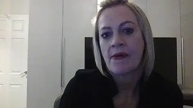 Snapshot of Milfshake227 chatting on 03.28.26 Milfshake227 online show from 03.28.26