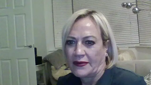 Snapshot of Milfshake227 chatting on 05.20.26 Milfshake227 online show from 05.20.26
