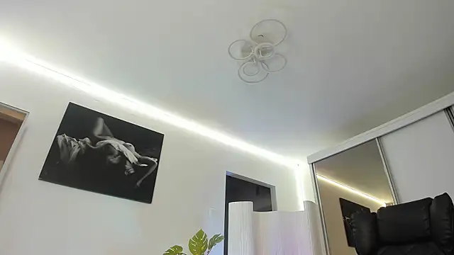 Ivy Bellee online show from 04.09.26