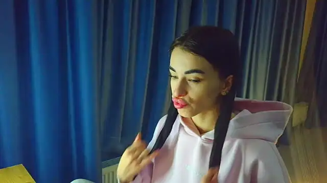 Vlada Elfie online show from 02.04.26