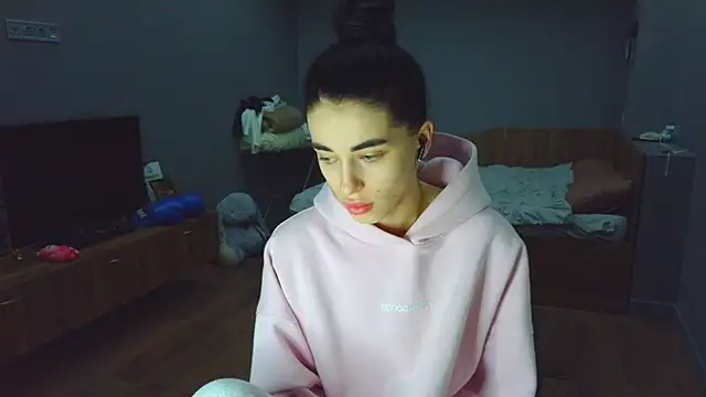 Vlada Elfie online show from 04.17.26