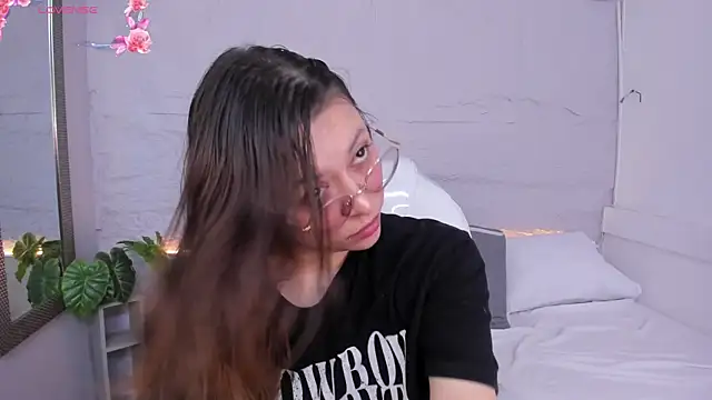 Snapshot of lanna_18_ chatting on 05.19.26 lanna 18 online show from 05.19.26