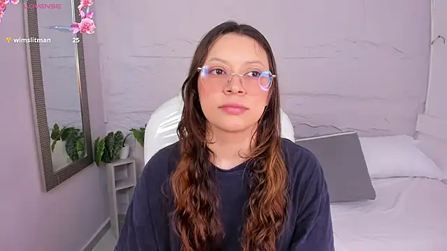 Snapshot of lanna_18_ chatting on 05.21.26 lanna 18 online show from 05.21.26