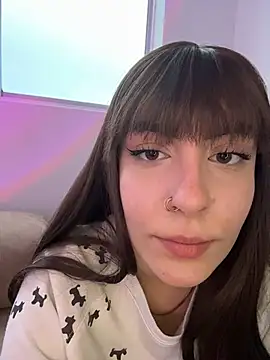 Snapshot of alesziarose_ chatting on 01.05.26 alesziarose online show from 01.05.26