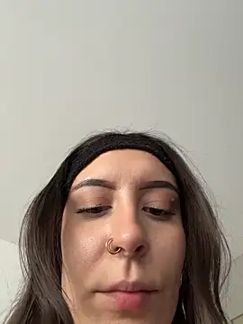 alesziarose  online show from 01.18.26