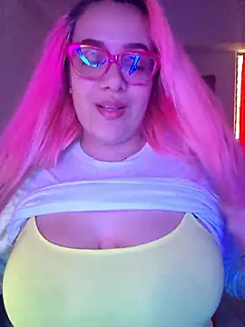 Snapshot of Nova-Satela chatting on 01.11.26 Nova-Satela online show from 01.11.26