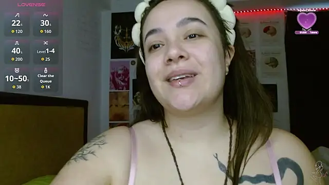 Snapshot of Nova-Satela chatting on 06.02.26 Nova-Satela online show from 06.02.26
