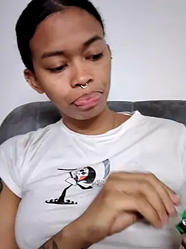 Snapshot of shenna_brunette chatting on 02.26.26 shenna brunette online show from 02.26.26