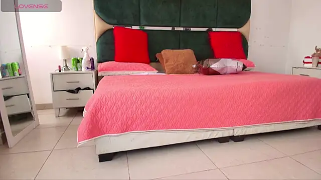 Jessica Beltrann online show from 03.26.26