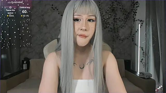 Snapshot of Necucubi02 chatting on 04.26.26 Necucubi02 online show from 04.26.26