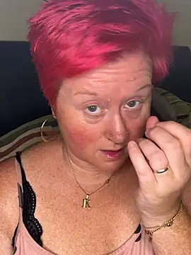 Snapshot of BustyRedxx chatting on 07.16.26 BustyRedxx online show from 07.16.26