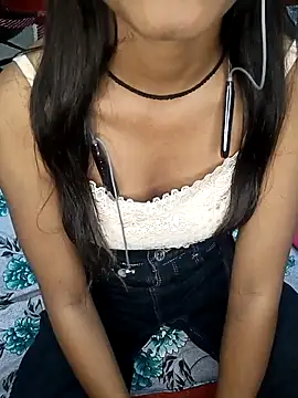 Snapshot of Moongirl963 chatting on 02.28.26 Moongirl963 online show from 02.28.26