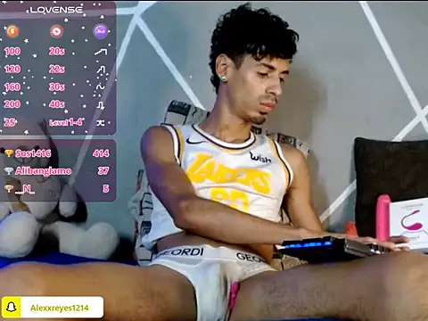 Snapshot of alexx_23cm chatting on 05.23.26 alexx 23cm online show from 05.23.26