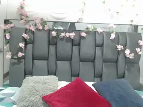 Snapshot of lindajohnson22 chatting on 01.14.26 lindajohnson22 online show from 01.14.26