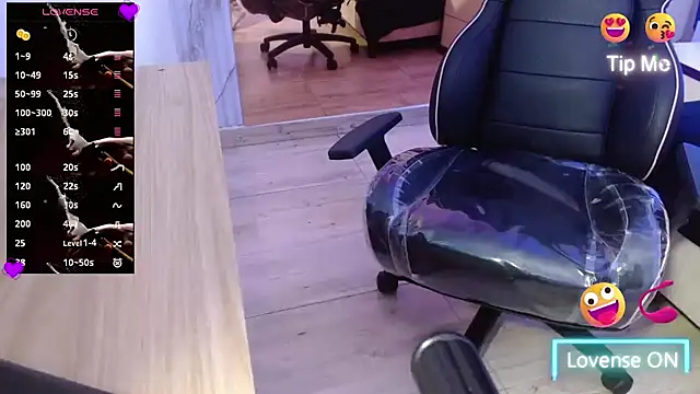 Snapshot of Zayn_tay chatting on 01.06.26 Zayn tay online show from 01.06.26