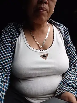 Snapshot of Agnes-baby chatting on 06.26.26 Agnes-baby online show from 06.26.26