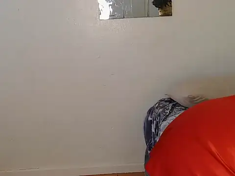 Snapshot of JuicyChandre chatting on 01.07.26 JuicyChandre online show from 01.07.26