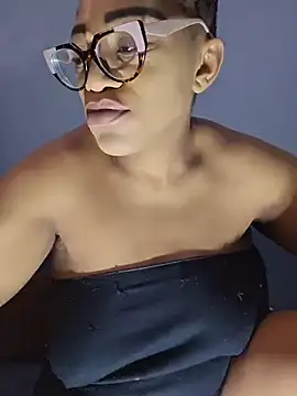 Snapshot of Sultrydiva1 chatting on 02.22.26 Sultrydiva1 online show from 02.22.26