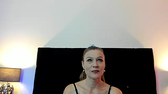 Snapshot of angel_yours11 chatting on 07.08.26 angel yours11 online show from 07.08.26