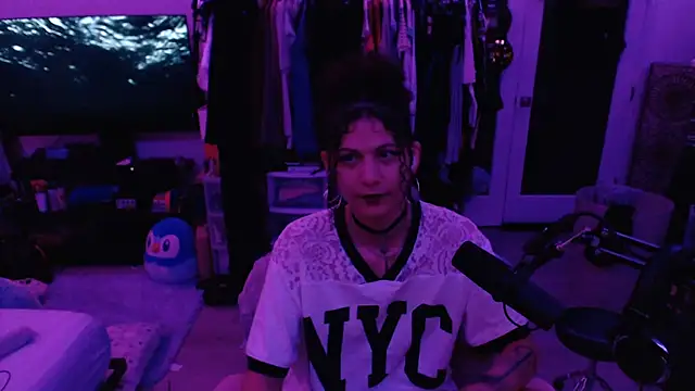 Snapshot of prickly_priscilla chatting on 05.19.26 prickly priscilla online show from 05.19.26