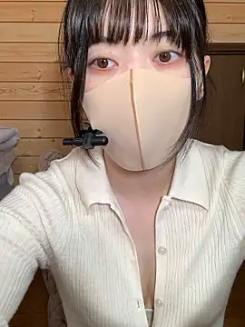 Snapshot of minami_room chatting on 03.28.26 minami room online show from 03.28.26