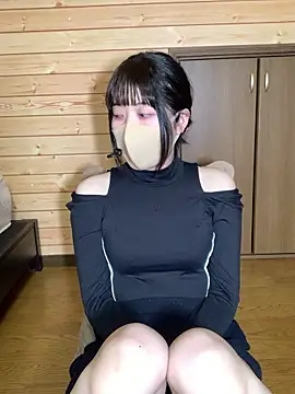 Snapshot of minami_room chatting on 04.15.26 minami room online show from 04.15.26