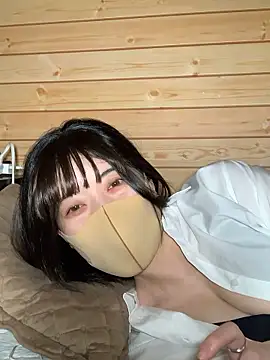 Snapshot of minami_room chatting on 04.20.26 minami room online show from 04.20.26