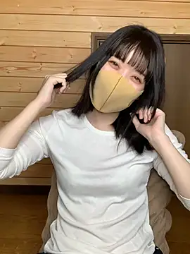 Snapshot of minami_room chatting on 05.15.26 minami room online show from 05.15.26