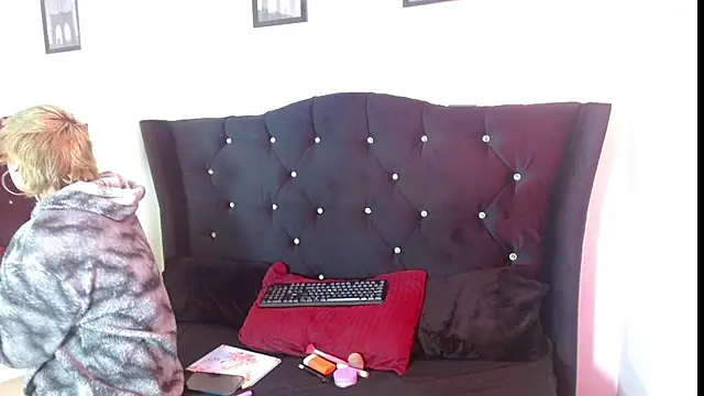 Snapshot of Neko_ne69 chatting on 04.17.26 Neko ne69 online show from 04.17.26
