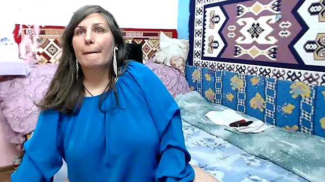 Snapshot of Adelinemilf chatting on 06.13.26 Adelinemilf online show from 06.13.26
