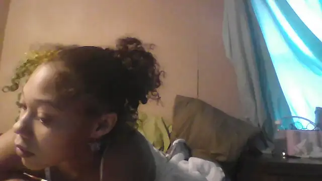 Snapshot of jojosbizarrelyf chatting on 01.08.26 jojosbizarrelyf online show from 01.08.26