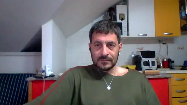Snapshot of colosone chatting on 04.22.26 colosone online show from 04.22.26