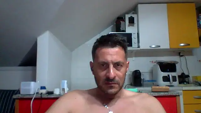 Snapshot of colosone chatting on 05.28.26 colosone online show from 05.28.26