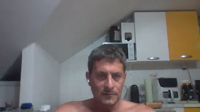 Snapshot of colosone chatting on 06.17.26 colosone online show from 06.17.26