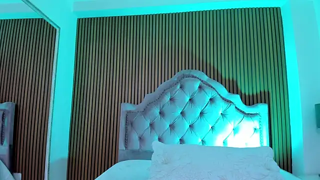 Violett hott  online show from 01.16.26