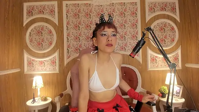 Snapshot of sweetkinkykloe chatting on 01.14.26 sweetkinkykloe online show from 01.14.26