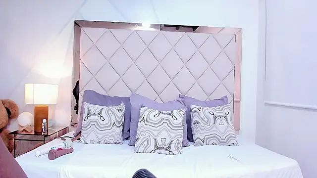 Snapshot of honeyy_cherry chatting on 01.13.26 honeyy cherry online show from 01.13.26