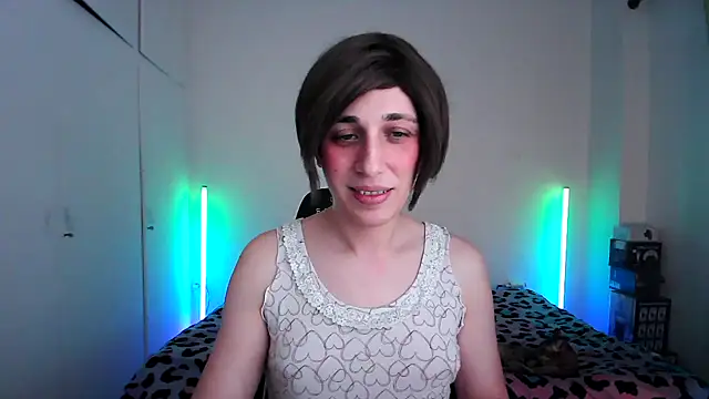 HoneyValentine online show from 04.15.26