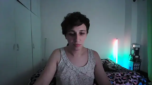 Snapshot of HoneyValentine chatting on 06.18.26 HoneyValentine online show from 06.18.26