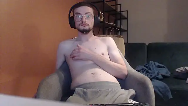 Snapshot of davidfrenchlove chatting on 01.05.26 davidfrenchlove online show from 01.05.26