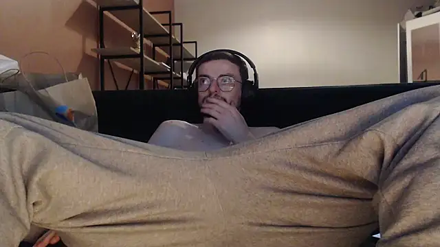 Snapshot of davidfrenchlove chatting on 01.10.26 davidfrenchlove online show from 01.10.26